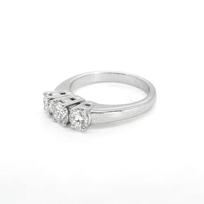 Three stone diamond ring est1.0cts