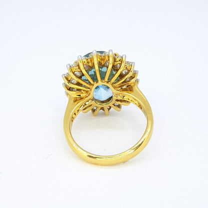 Blue Topaz and Diamond Oval Cluster Ring in 18ct Gold, 14.00 carats