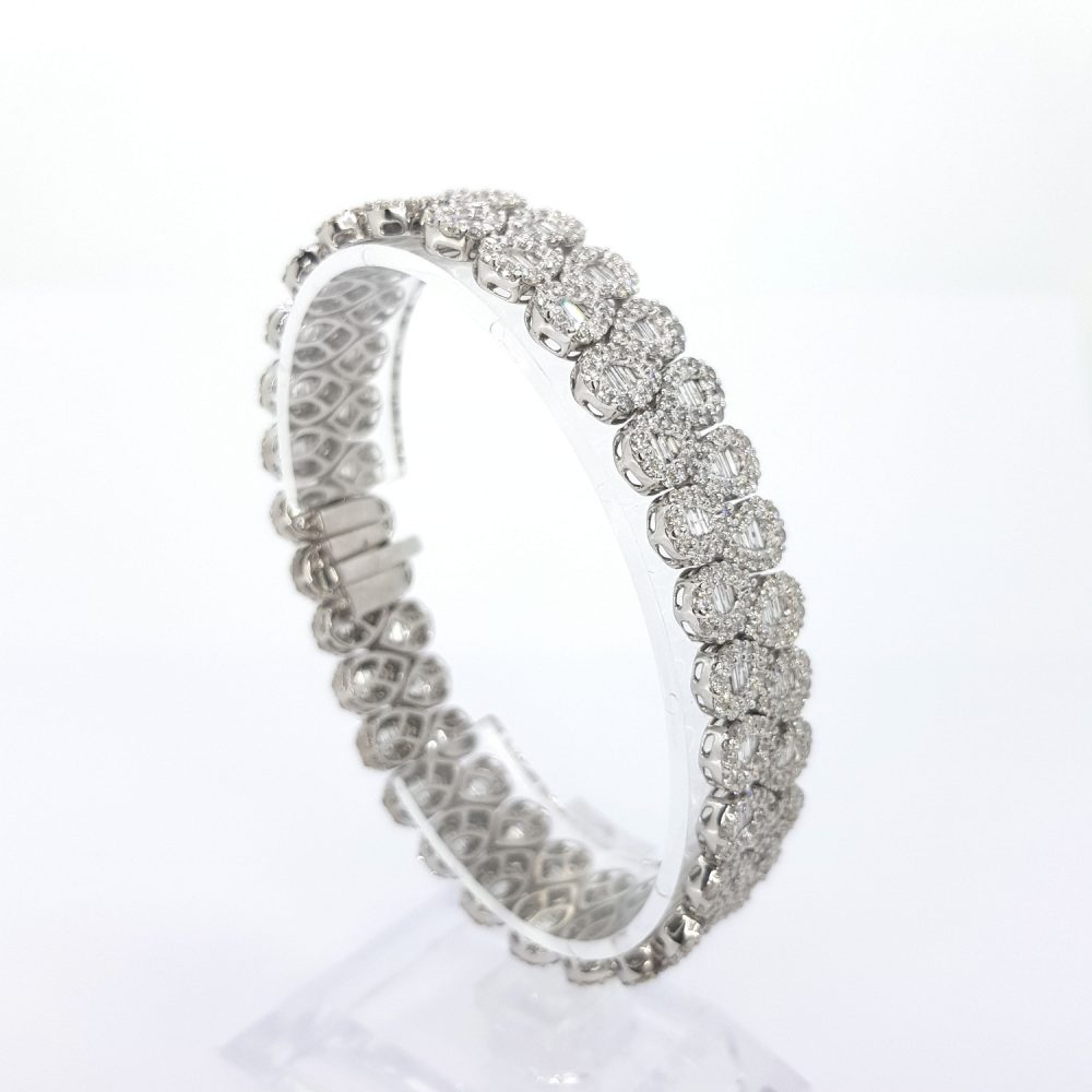 Contemporary Diamond Cluster Bracelet, 16 carat total