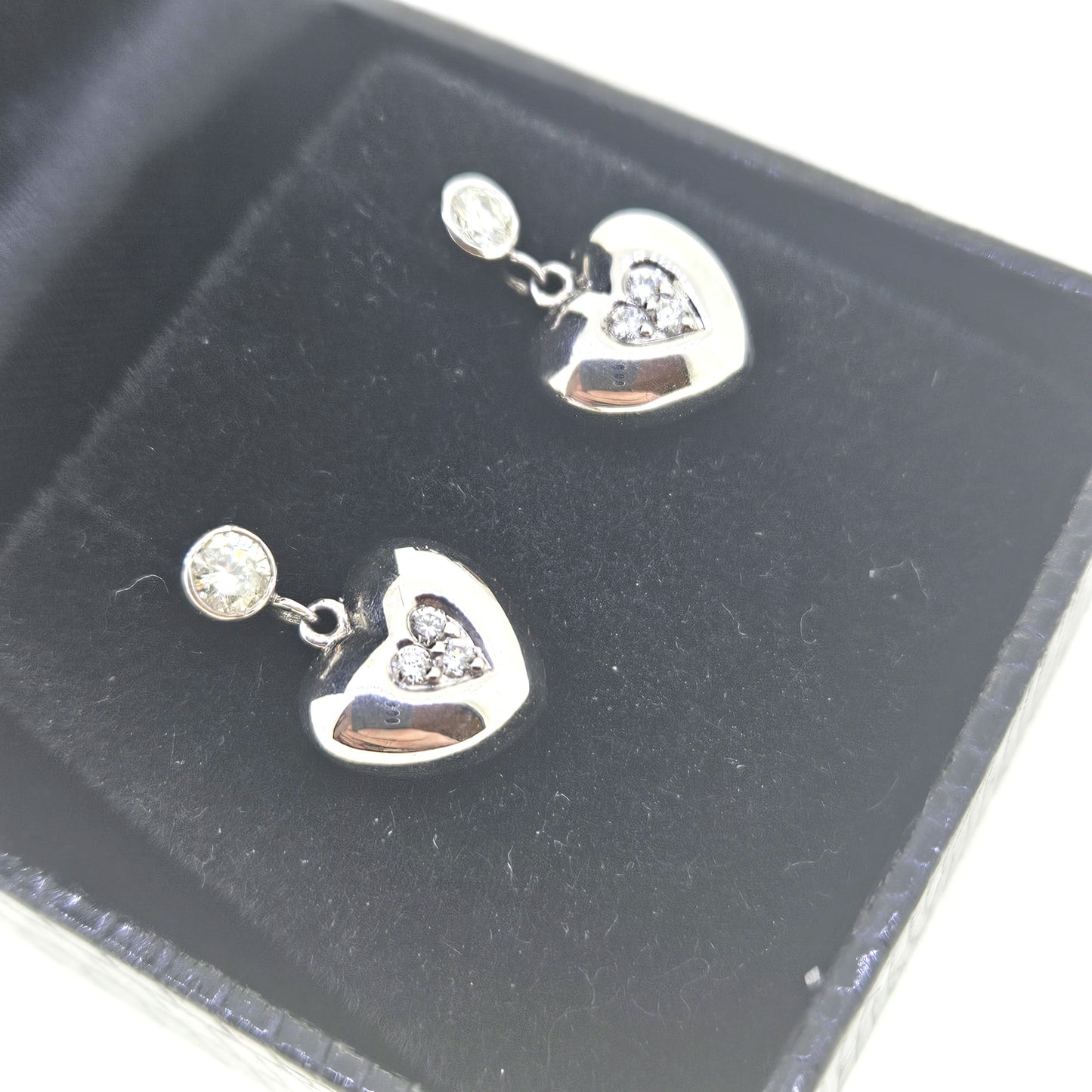 Diamond Heart earrings D.30 18ct