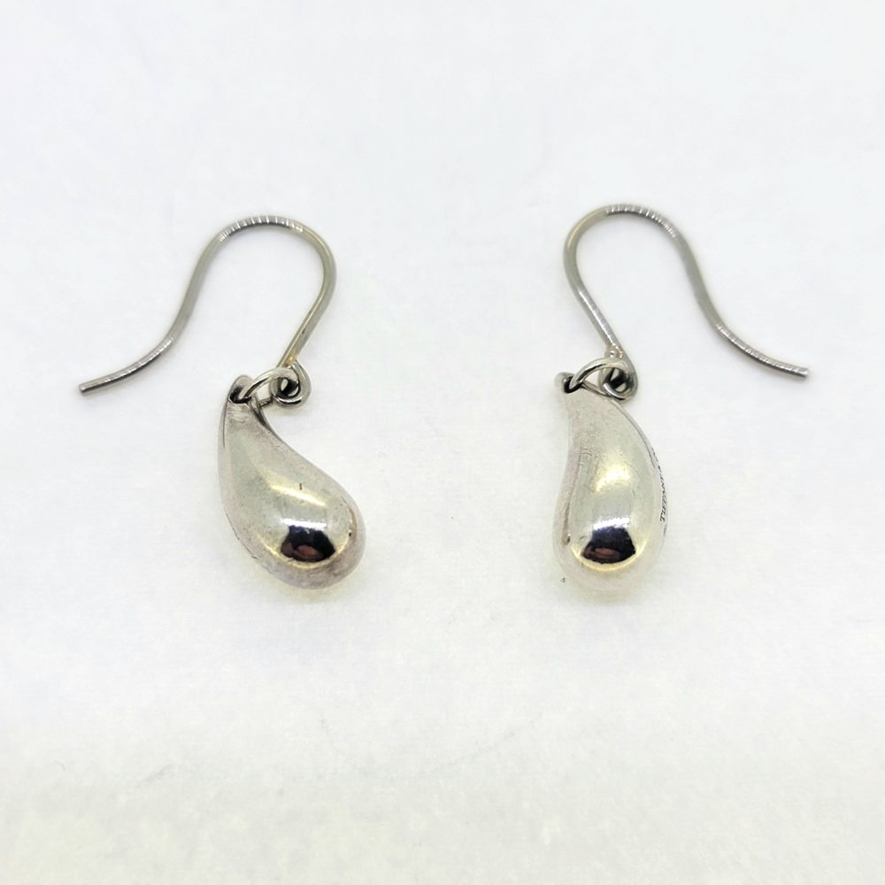 Vintage Tiffany and Co Silver Teardrop Earrings by Elsa Peretti, 925 silver earrings from the Elsa Peretti Teardrop collect for Tiffany & Co with shepherd hook fittings