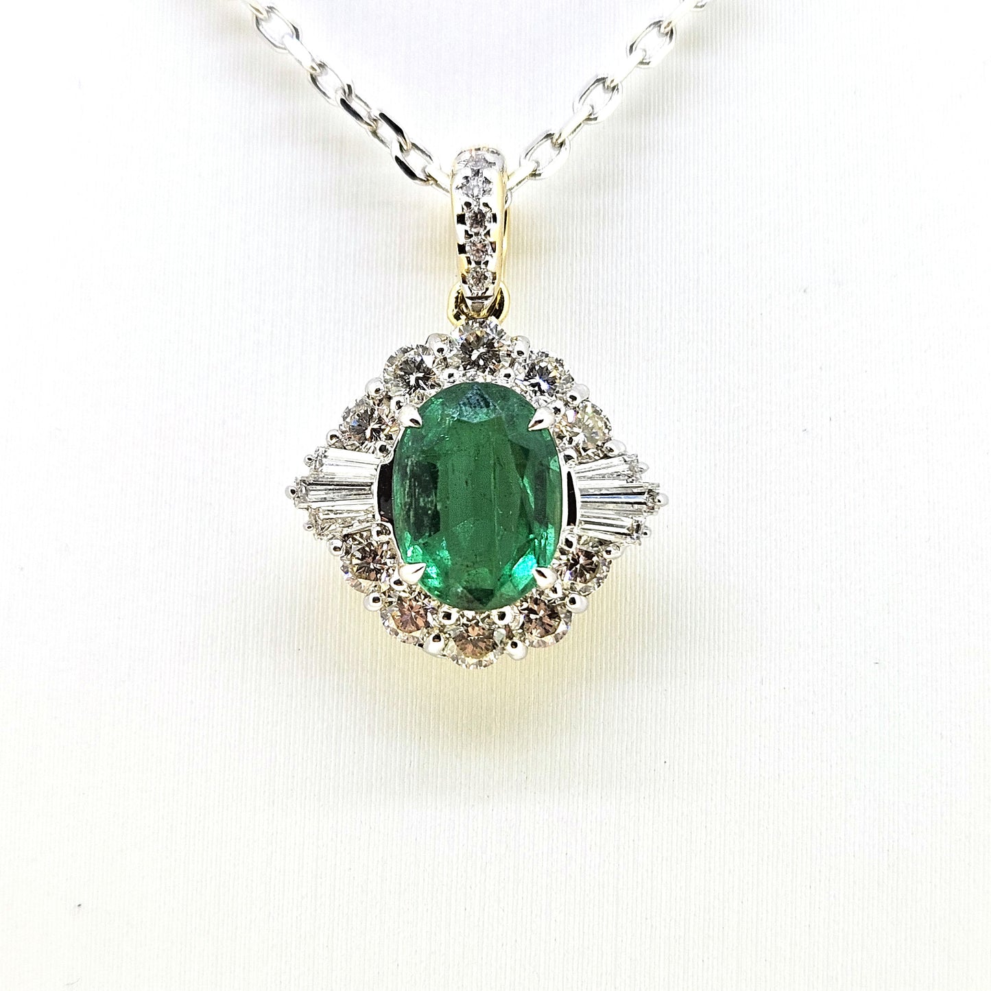 Emerald and Diamond Pendant and chain E1.27 D.67