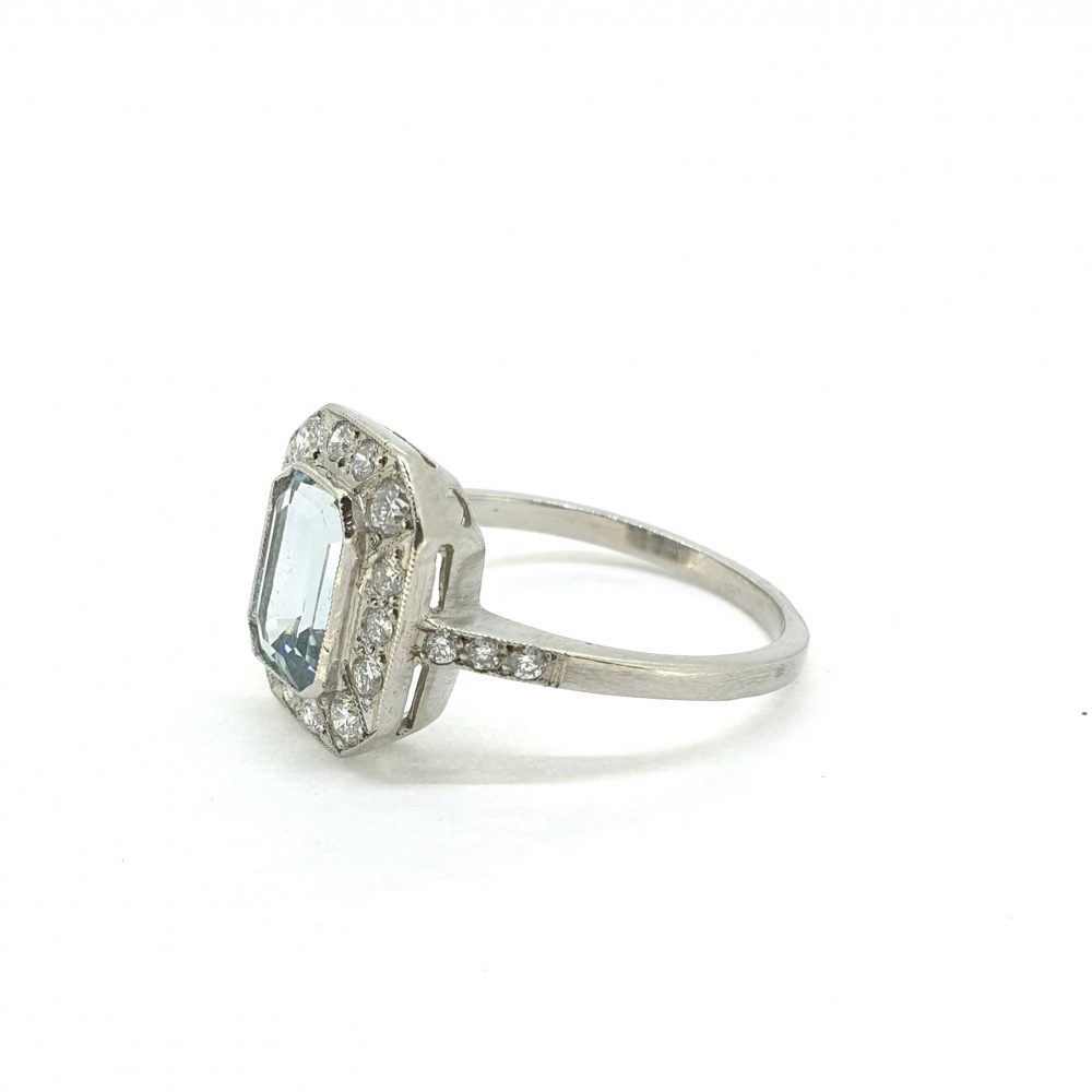 Modern 1.40ct Aquamarine and Diamond Tablet Ring