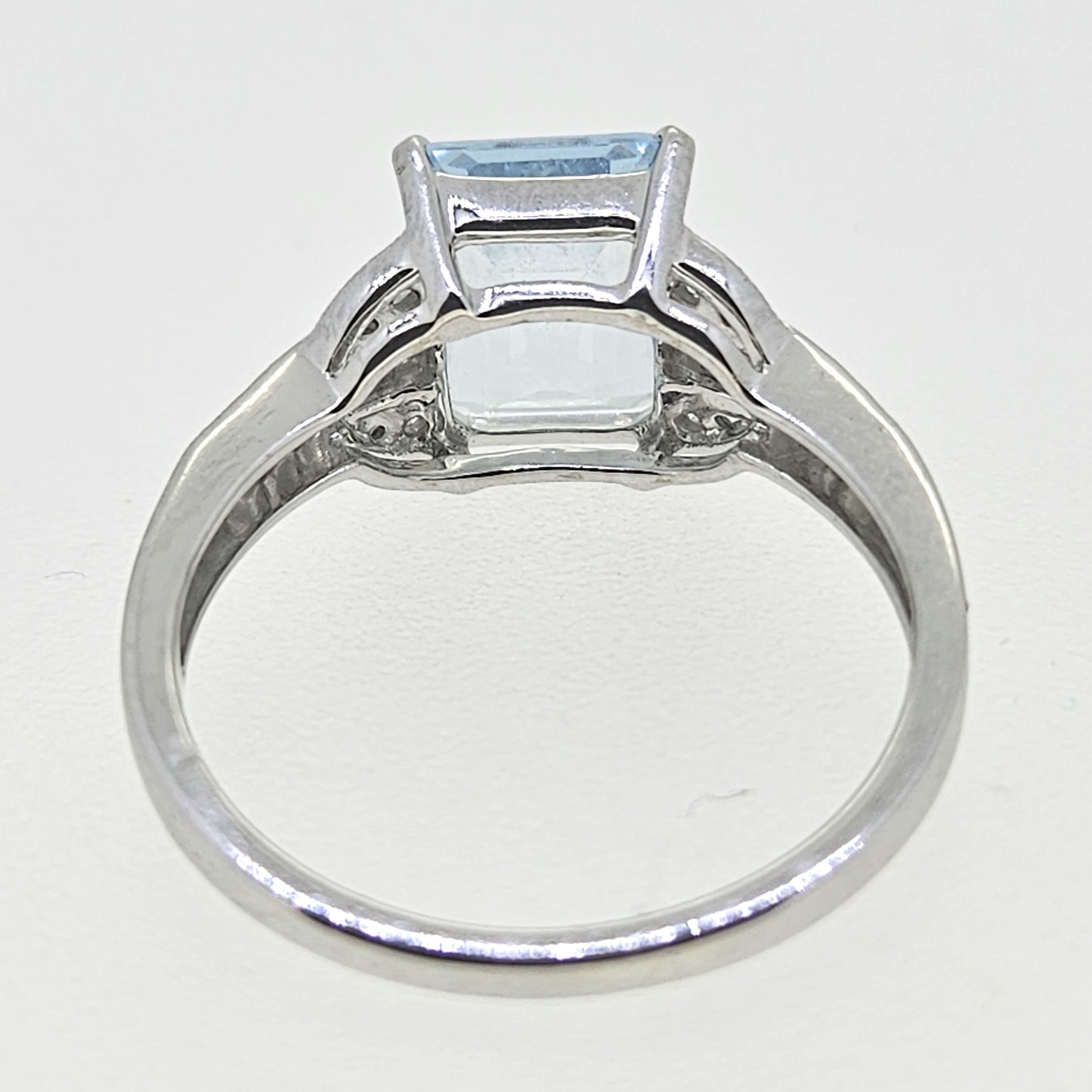 Aquamarine and DiamondCluster Ring Aq1.83 D.31 18ct