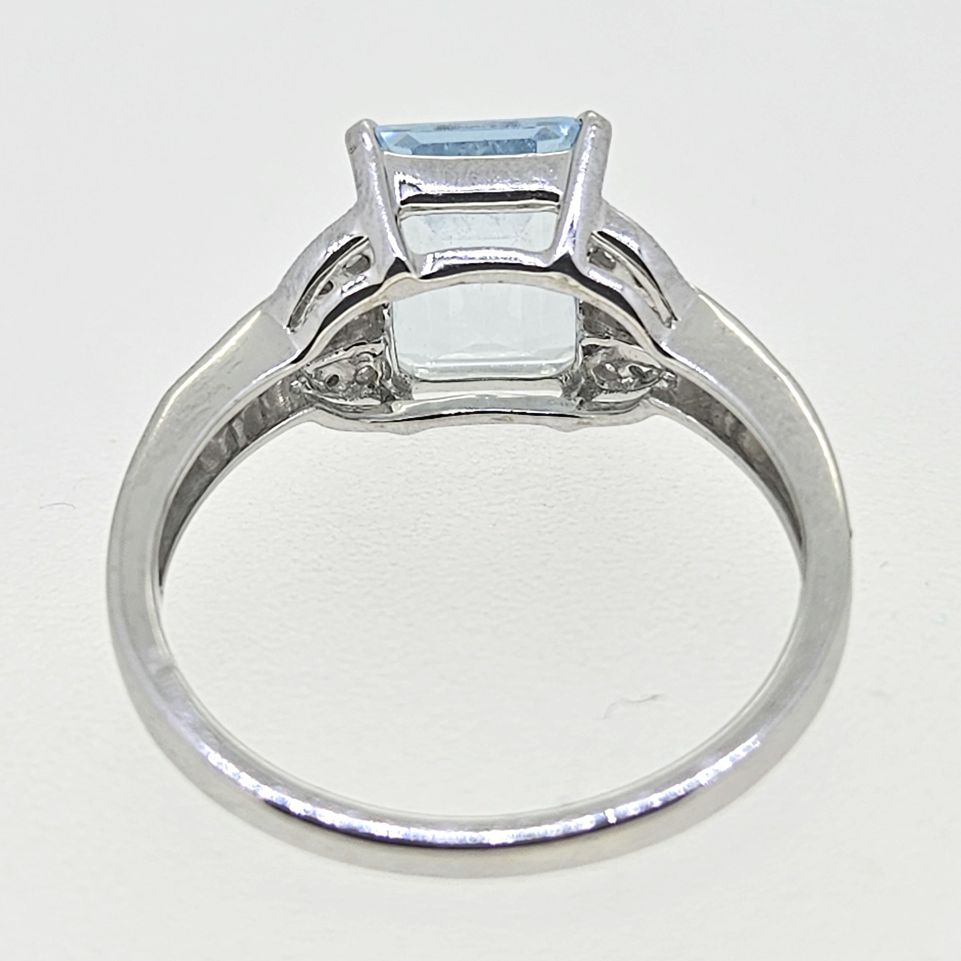 Aquamarine and DiamondCluster Ring Aq1.83 D.31 18ct