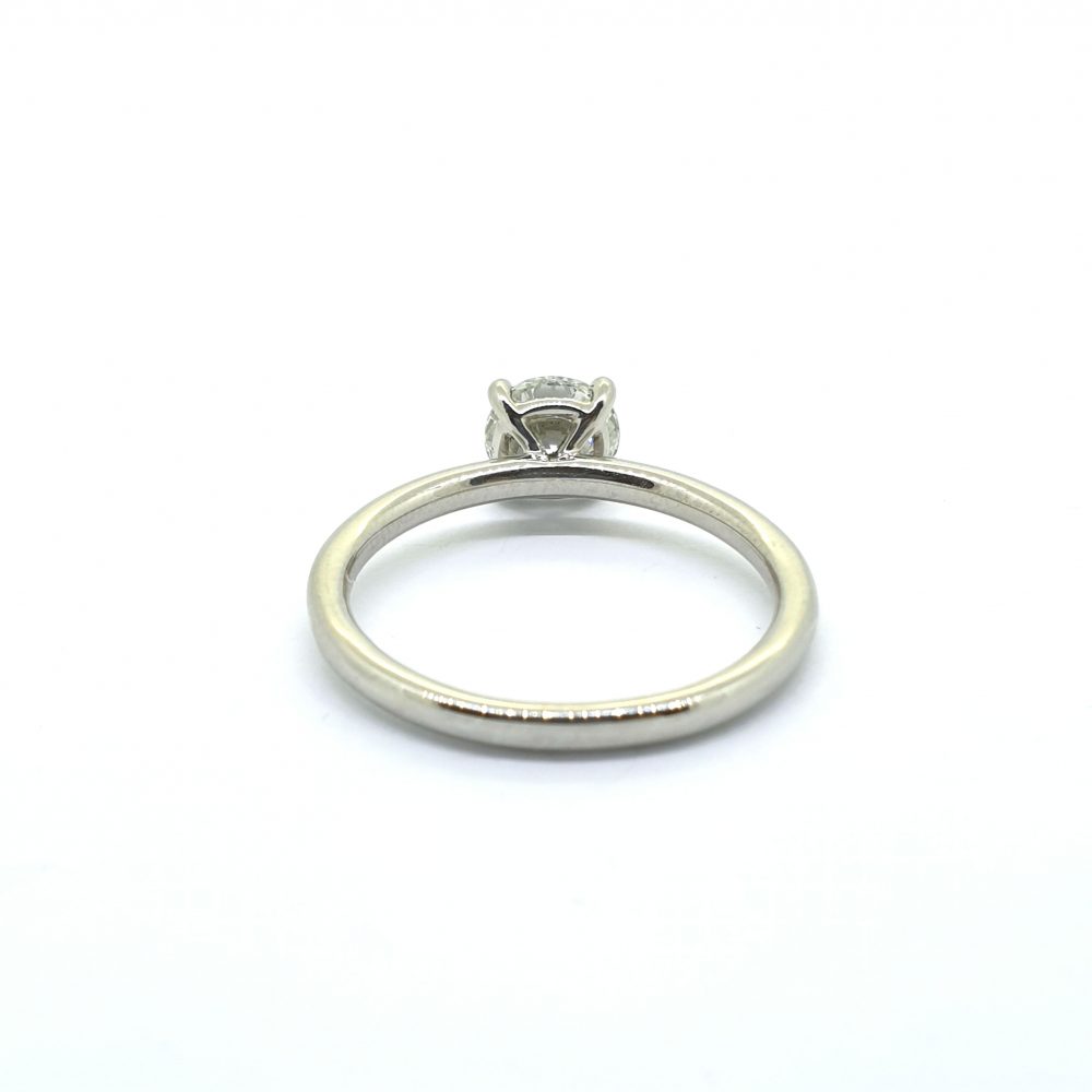 GIA Certified 0.90ct Diamond Solitaire Ring in Platinum