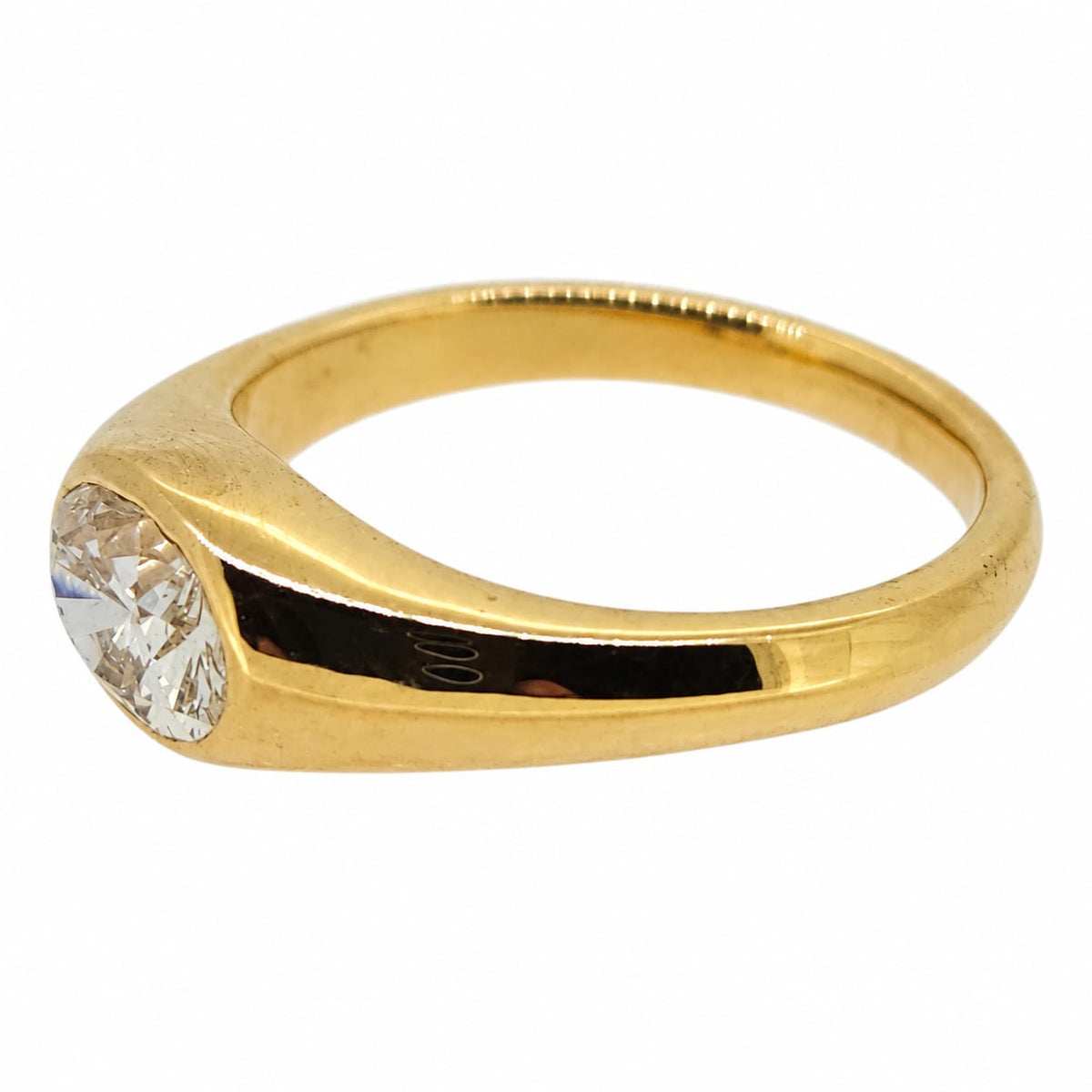 1.05ct Oval Diamond Solitaire Engagement Ring in 18ct Yellow Gold