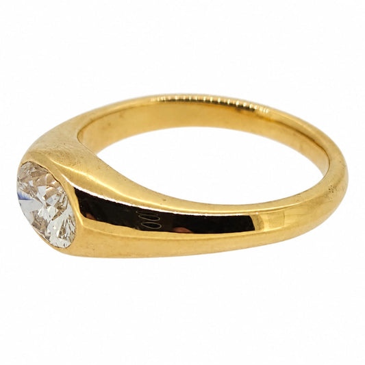 1.05ct Oval Diamond Solitaire Engagement Ring in 18ct Yellow Gold