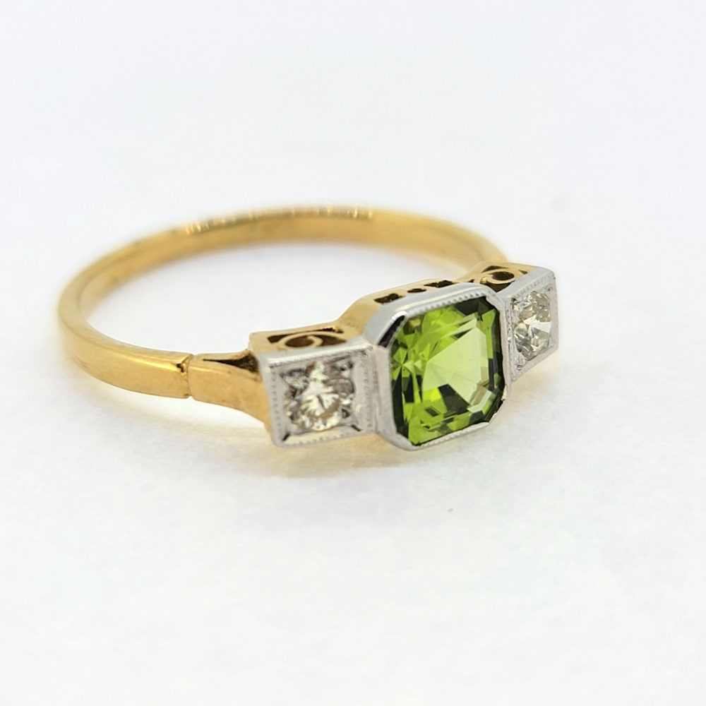 0.90ct Peridot and Diamond Three Stone Trilogy Engagement Ring in 18ct Yellow Gold