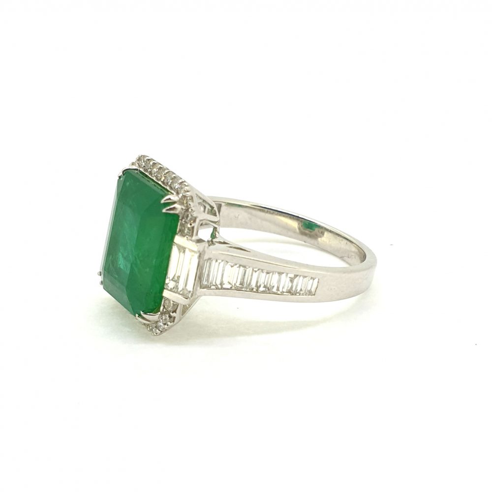 Emerald and Diamond Cluster Ring 5.16 carats