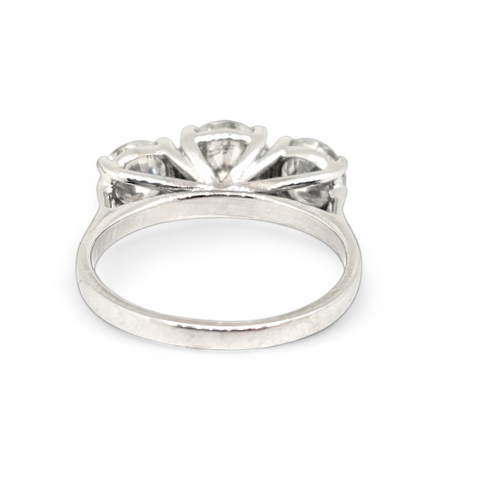 Traditional 3.14ct Diamond Three Stone Engagement Ring, timeless diamond trilogy ring, set with three round brilliant-cut diamonds totalling 3.14 carats in 18ct white gold wedfit mount
