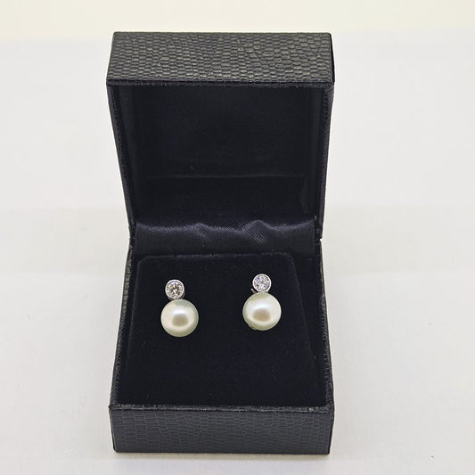 Diamond Solitaire and Pearl Drop Earring in 18ct White Gold