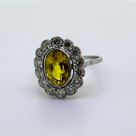Oval yellow sapphire and diamond ring YS2.50 cts Platinum