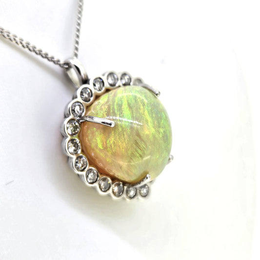 Opal and Diamond Pendant Op e10.0cts D1.10
