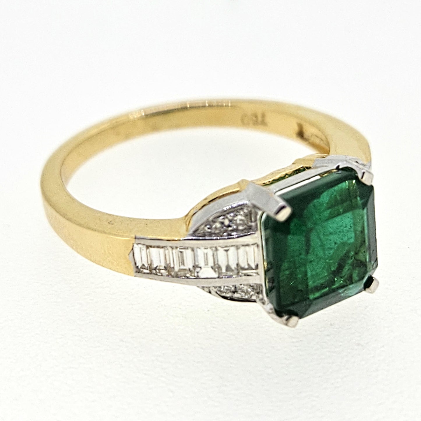 Emerald and Diamond Cluster Ring Em2.30 D0.28