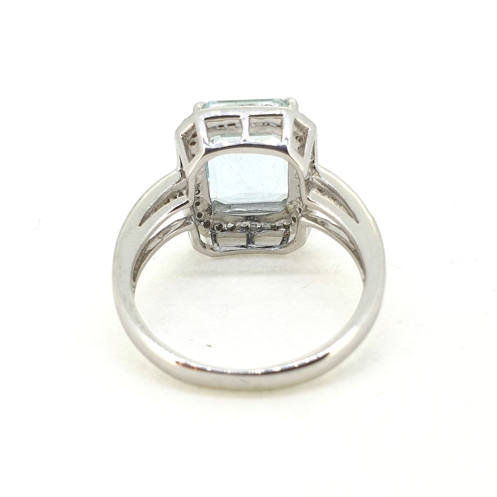 3.77ct Aquamarine and Diamond Cluster Ring