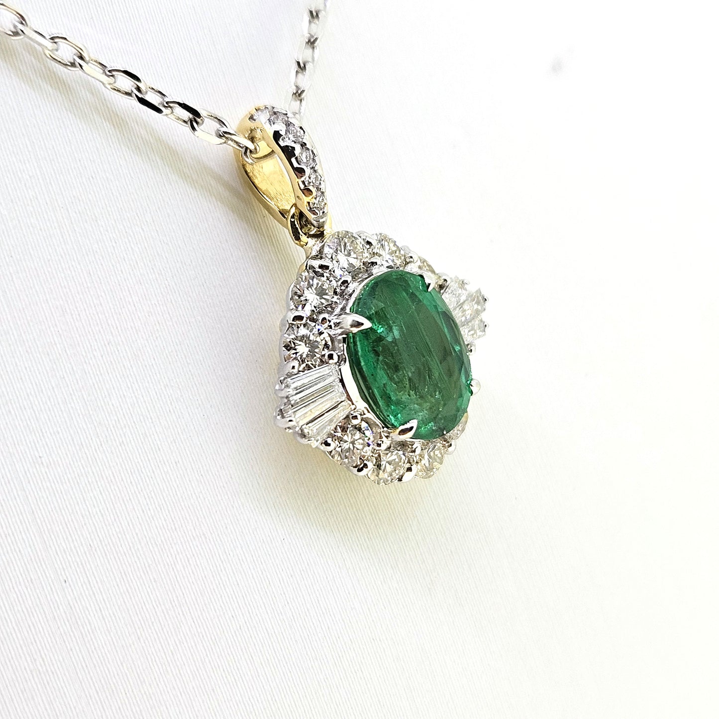 Emerald and Diamond Pendant and chain E1.27 D.67
