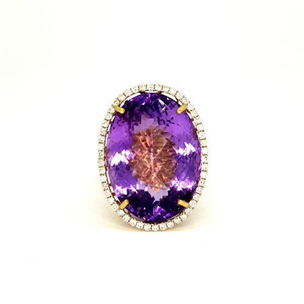 Amethyst and Diamond Oval Cluster Ring in 14ct Yellow Gold, 30.00 carats