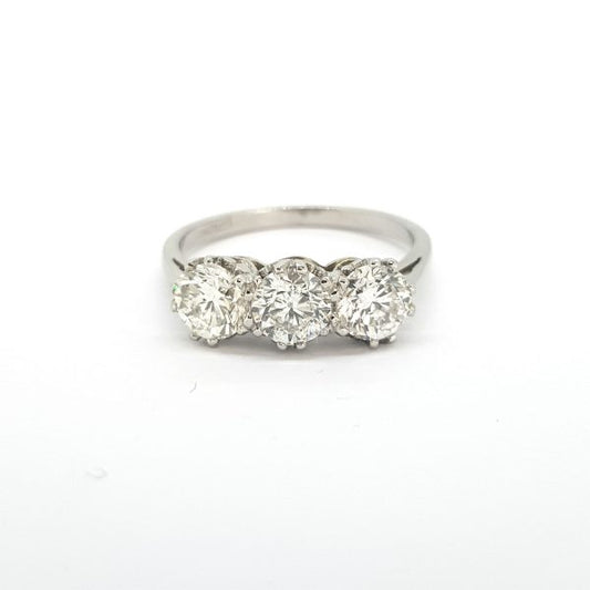 Diamond Three Stone Ring in Platinum, 1.80 carat total, classic diamond trilogy ring, Diamond colour G, Diamond clarity SI1