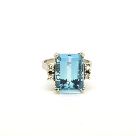 Vintage 1930s Aquamarine and Diamond Dress Ring in Platinum