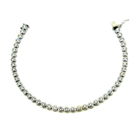Modern 4.40ct Diamond Line Tennis Bracelet in 18ct White Gold
