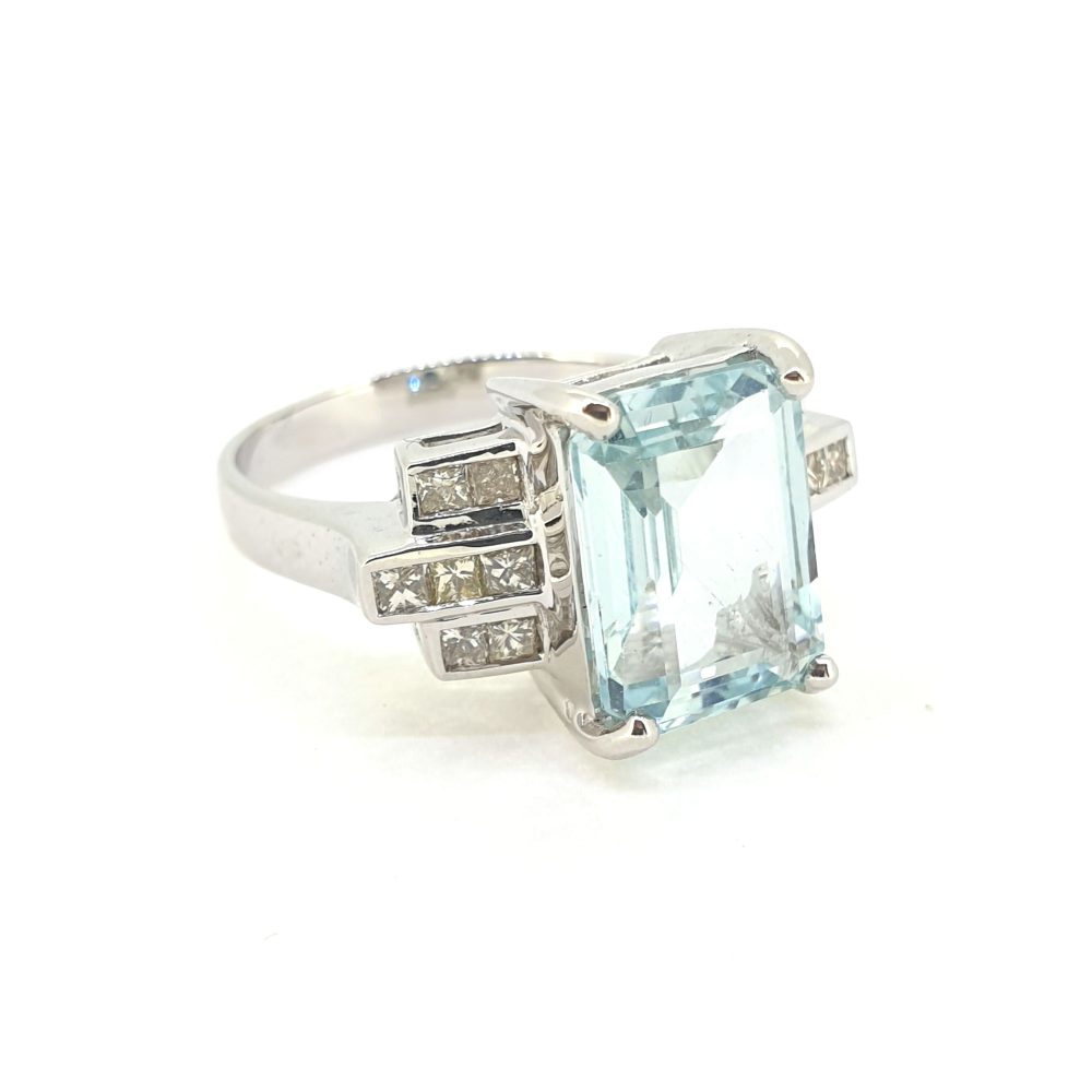3.23ct Aquamarine Cocktail Ring with Princess Diamond Shoulders