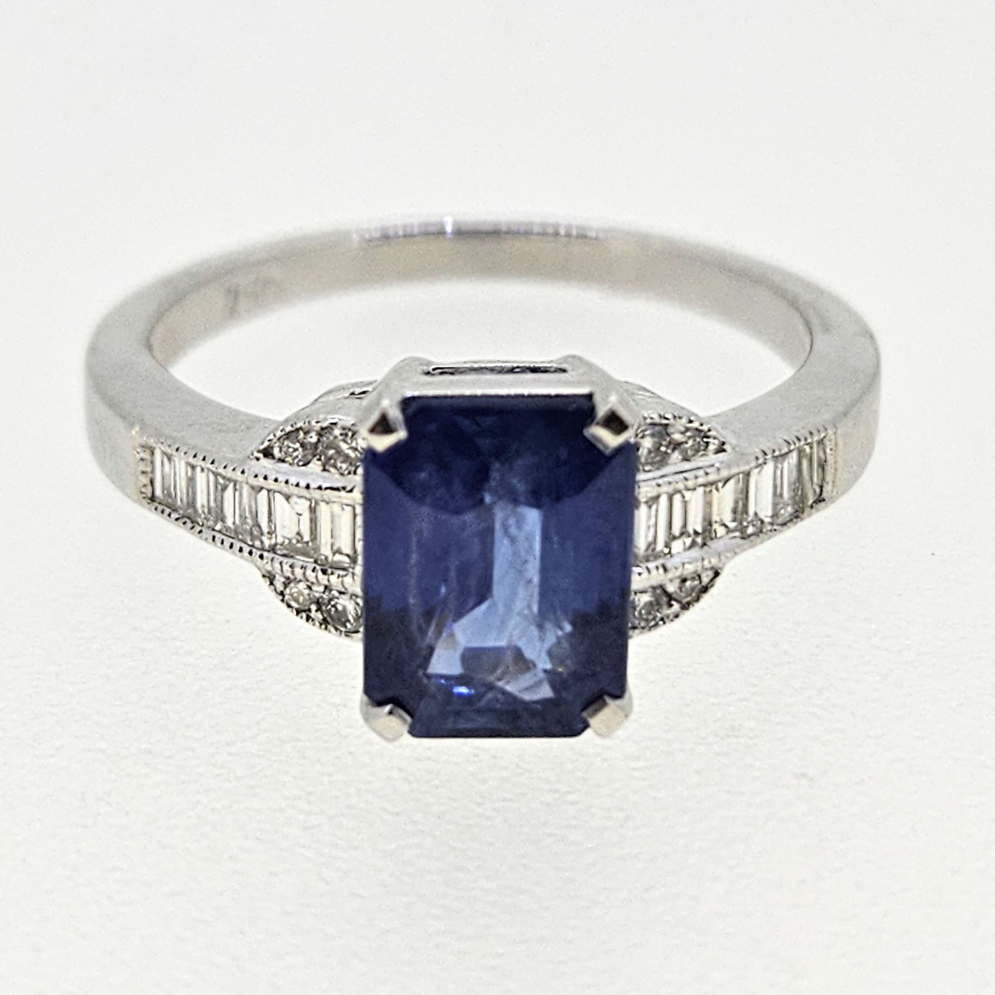 Sapphire and Diamond Cluster Ring S2.18 D.24
