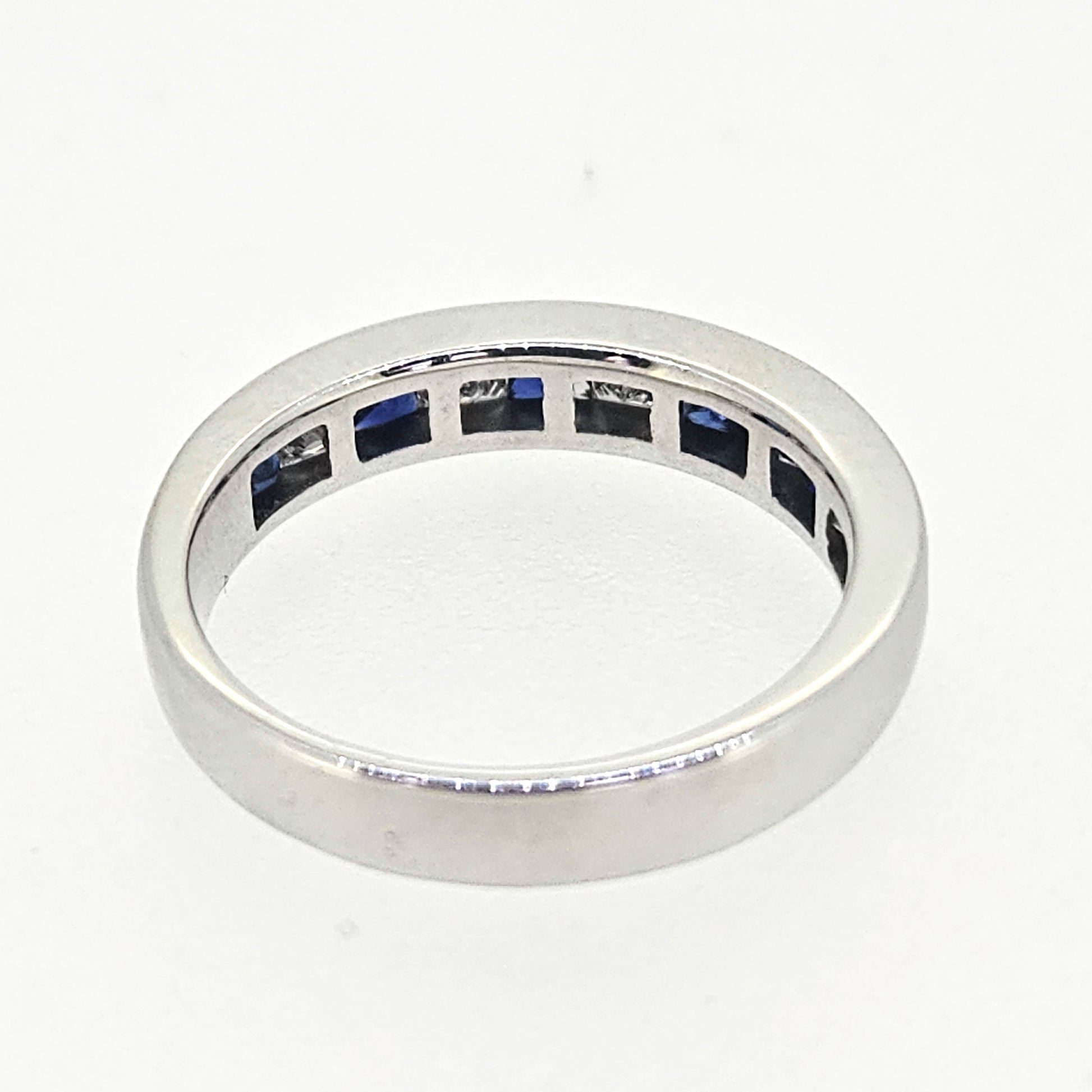 Sapphire and Diamond ET 18ct