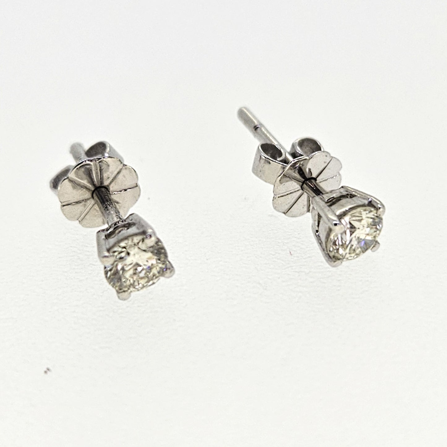 18ct Diamond Studs D.35 