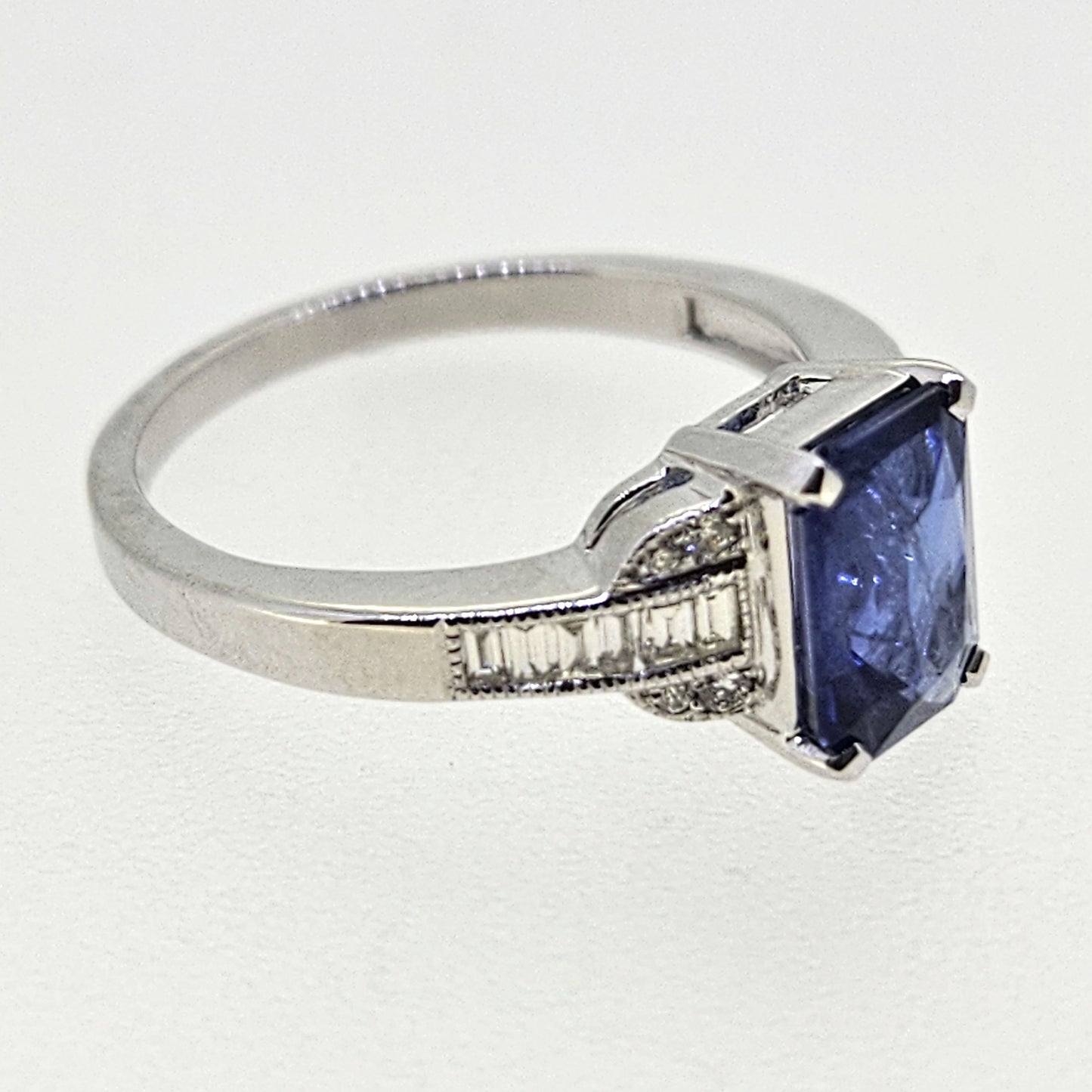 Sapphire and Diamond Cluster Ring S2.18 D.24
