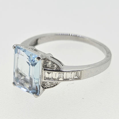 Aquamarine and DiamondCluster Ring Aq1.83 D.31 18ct