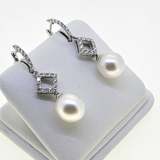 Pearl and Diamond drop earrings D1.0 18ct