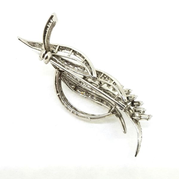 Diamond Spray Brooch in 18ct White Gold, 1.75 carats