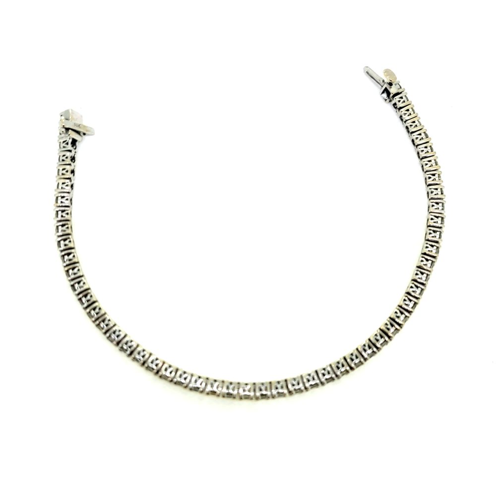 5.40ct Diamond Line Tennis Bracelet in 18ct White Gold, 5.40 carats