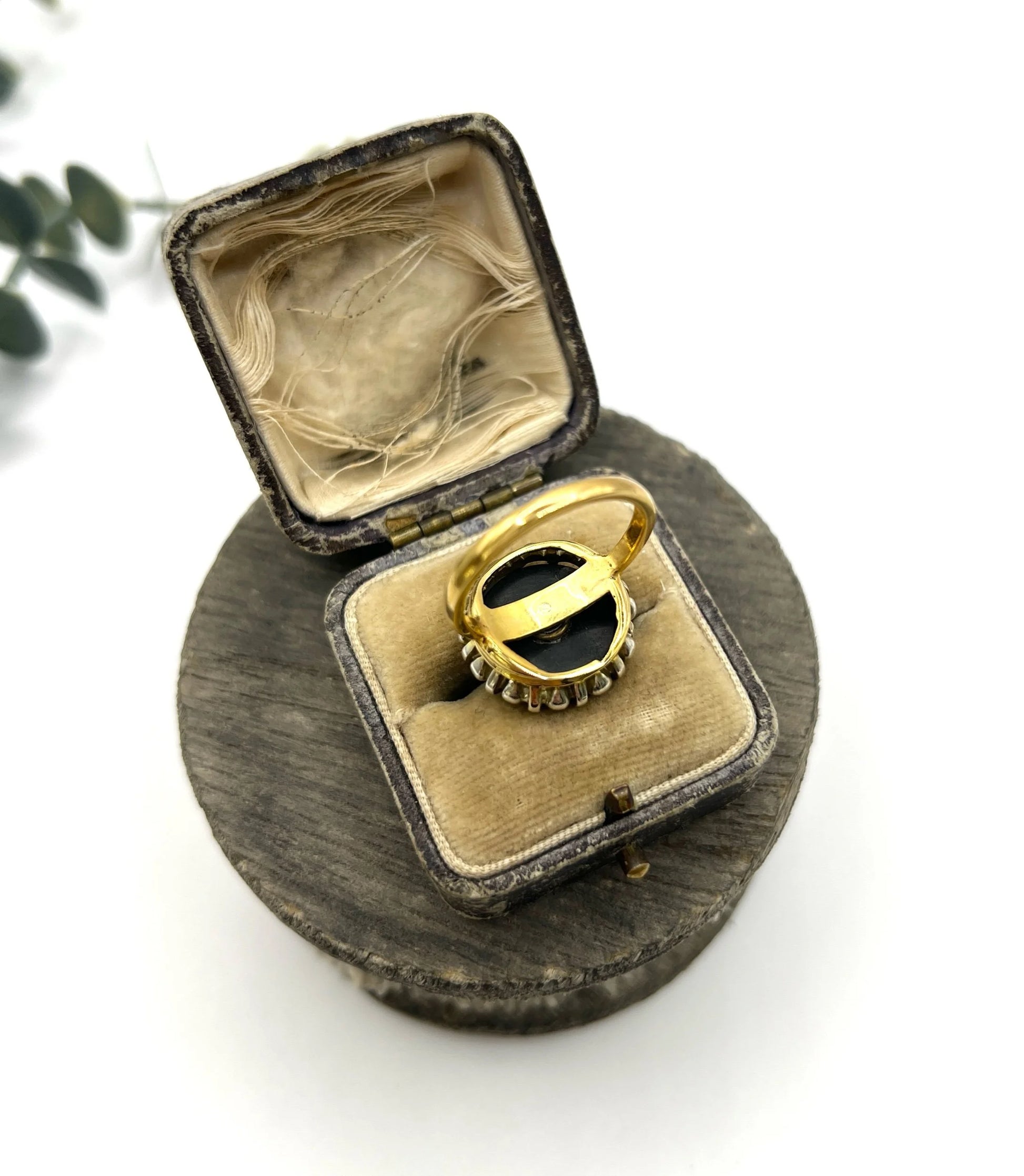 Vintage 18ct Gold Stamped, 1940s Onyx & Diamond Dress Ring