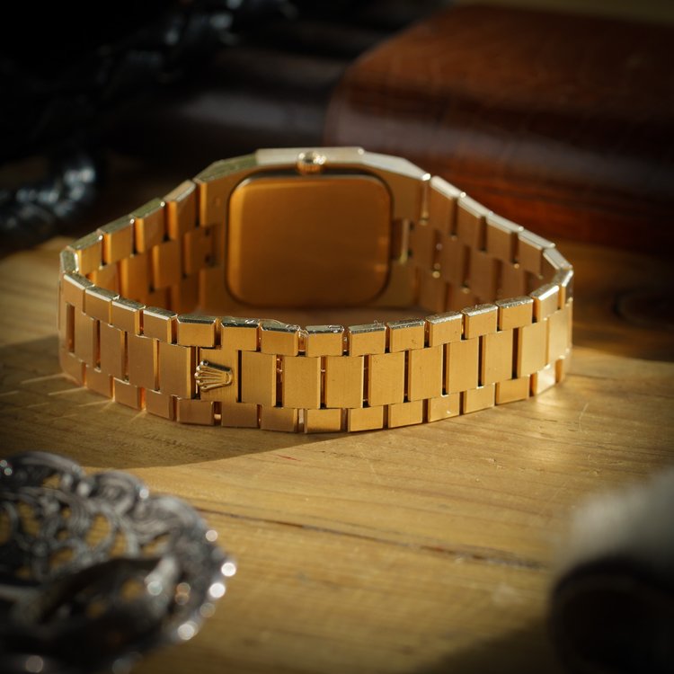 Vintage Rolex Cellini 1650 Full 18ct Yellow Gold Manual Watch with Diamond Bezel, Circa 1990s