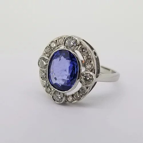 Sapphire and Diamond Oval Cluster Dress Ring, 3.30 carats, in platinum