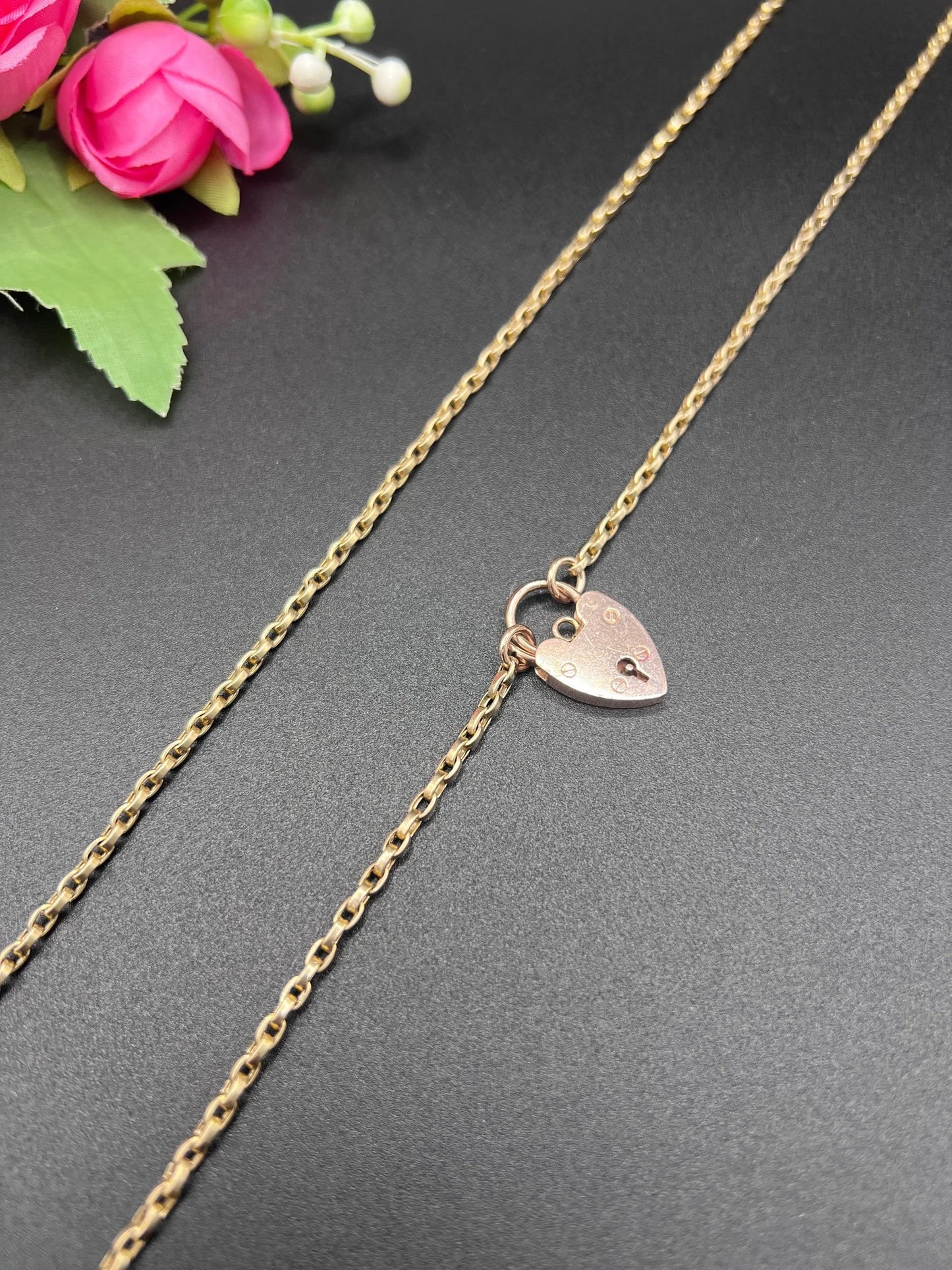 Victorian 9 Carat Yellow Gold Rolo Link Chain with Vintage Heart Padlock Clasp