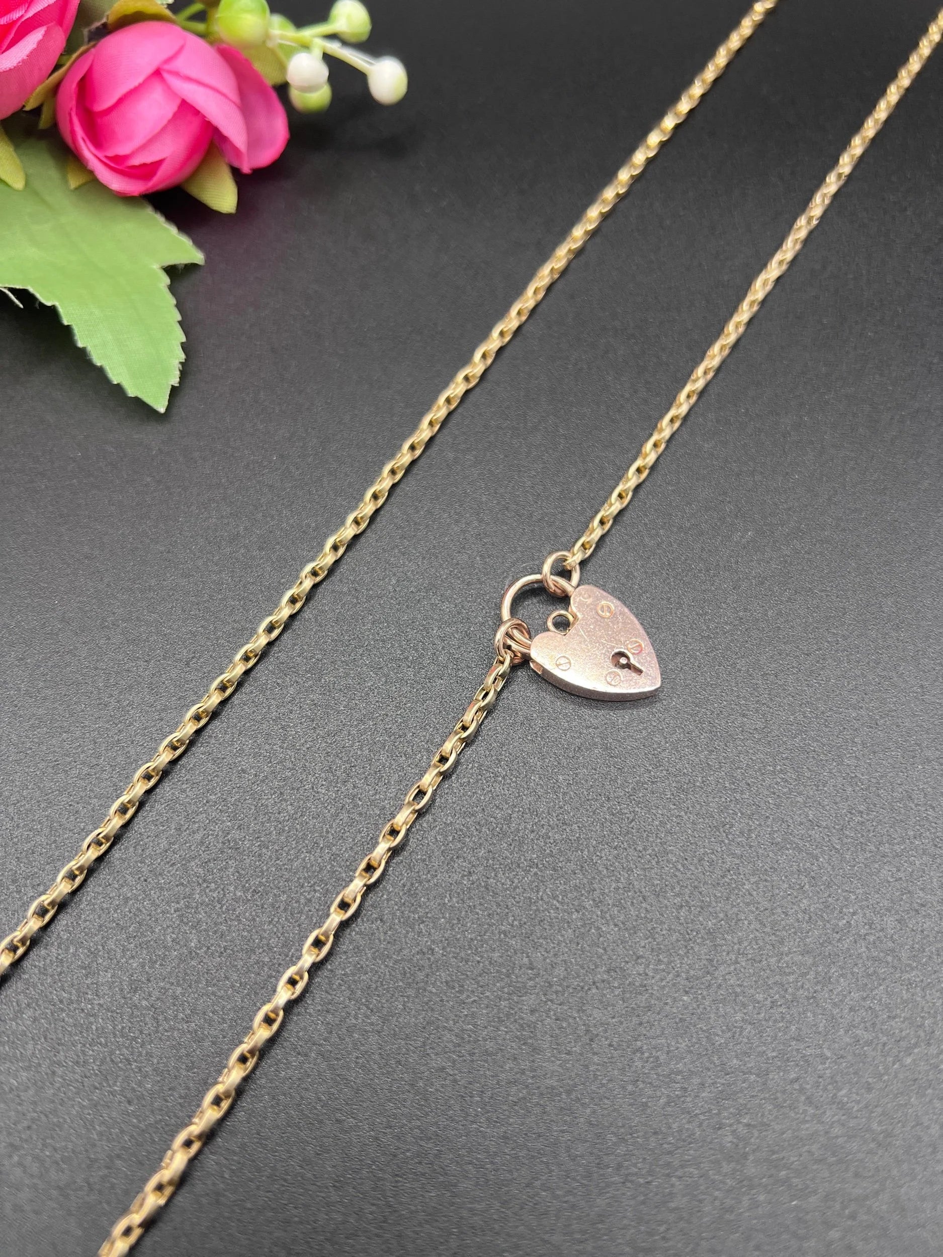 Victorian 9 Carat Yellow Gold Rolo Link Chain with Vintage Heart Padlock Clasp