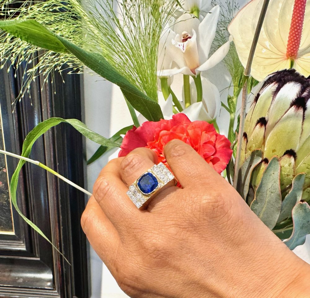 Vintage Retro Verneuil Sapphire and Diamond Set 18ct Gold Tank Ring