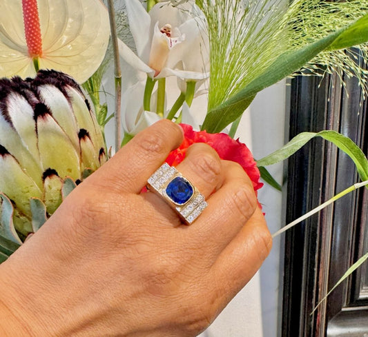 Vintage Retro Verneuil Sapphire and Diamond Set 18ct Gold Tank Ring