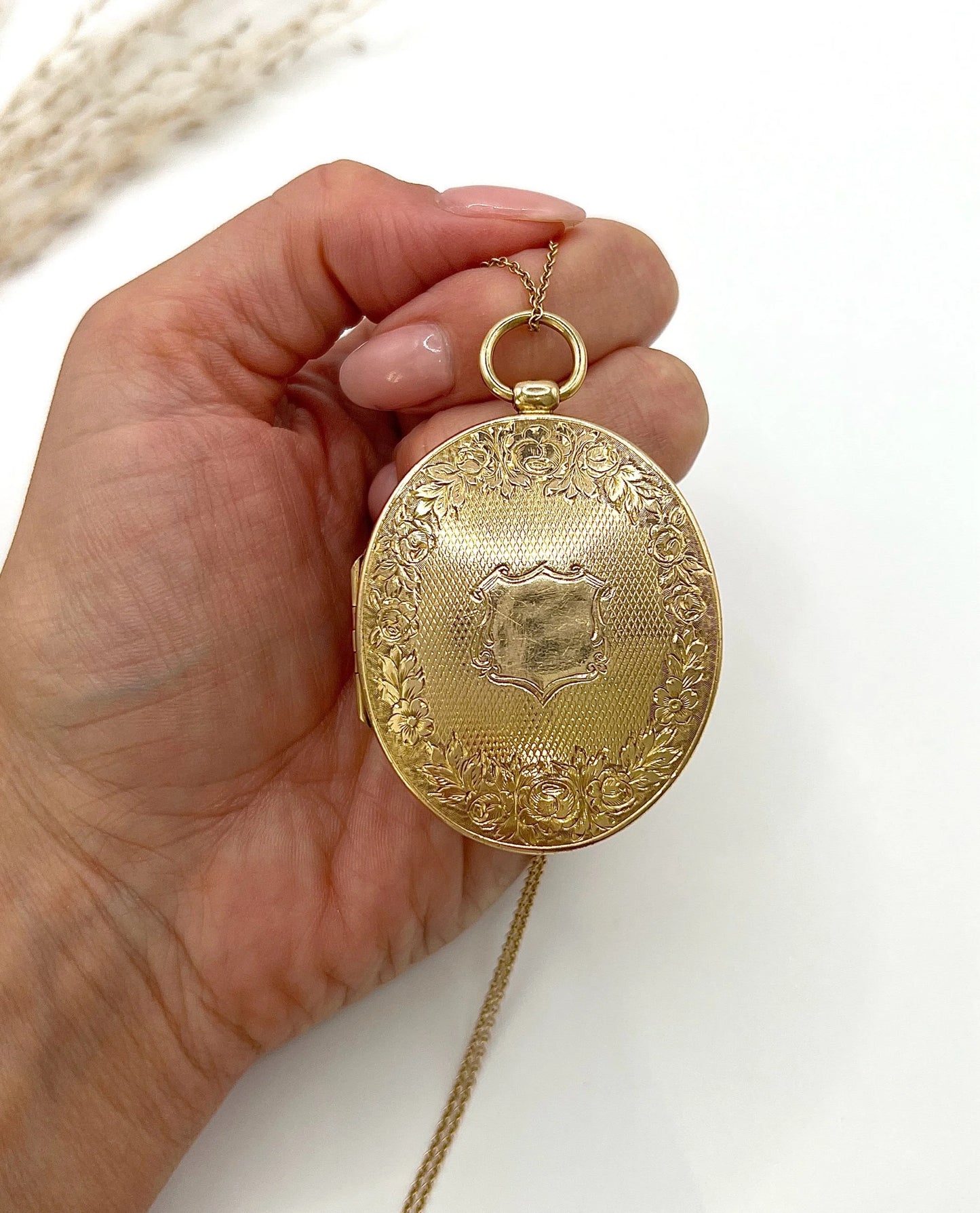 Victorian 15 Carat Yellow Gold Large Floral Engraved Oval Locket, Circa 1880