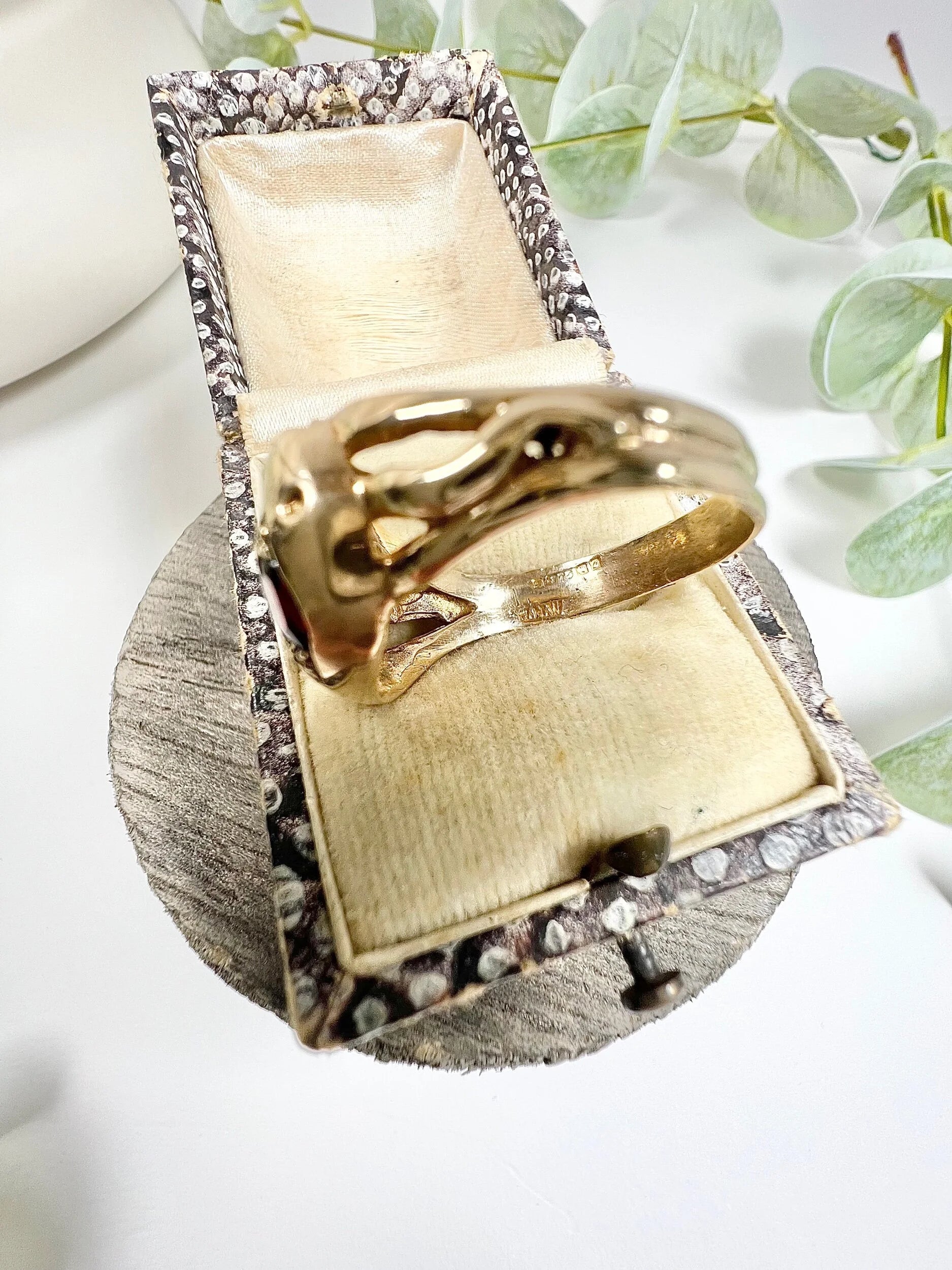 Vintage 9ct Yellow Gold 1960’s Double Headed Garnet Snake Ring