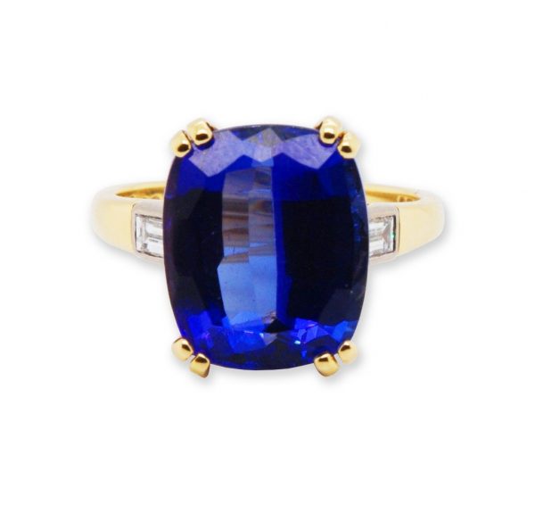 Tanzanite and Diamond Cocktail Ring, 7.00 carats, 18ct Yellow Gold