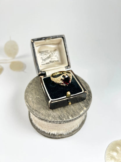 Antique 15ct Yellow Gold Stamped, Fancy Victorian Faceted Oval Garnet Ring, Hallmarked Birmingham 1890