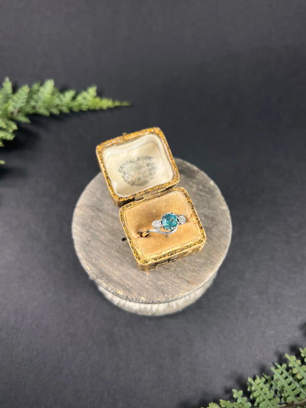 Vintage 18ct Yellow Gold & Platinum, 1980s Three Stone Zircon Diamond Cossover Trilogy Engagement  Ring