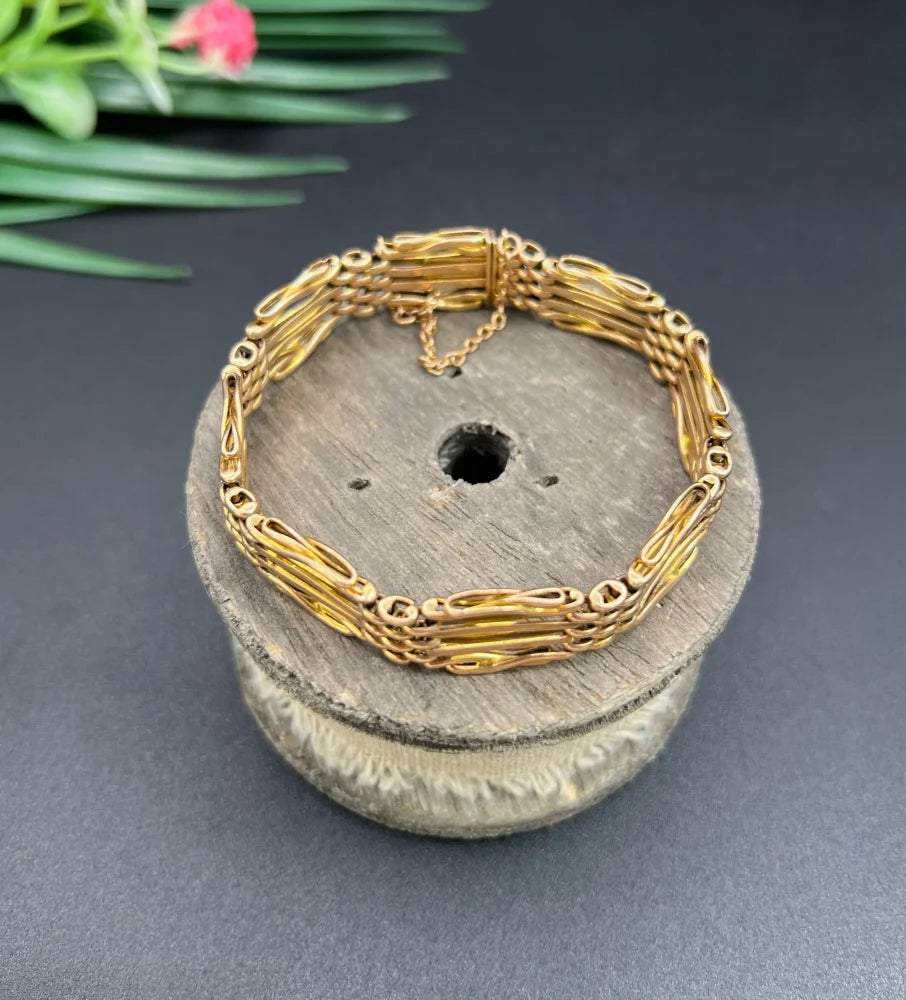 Antique Gate Bracelet In 15 Carat Yellow Gold