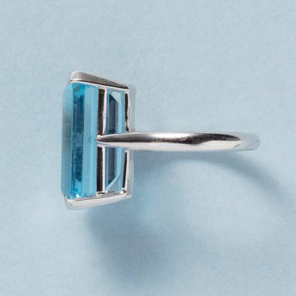 Vintage French 14cts Aquamarine Solitaire Engagement Ring in 18ct White Gold