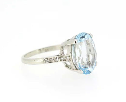 Aquamarine and Diamond Ring, 5.00 carats, set in Platinum