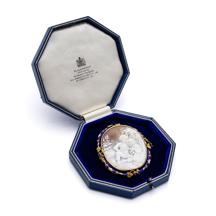 Antique Victorian 15ct Gold Blue Enamel Cameo Brooch
